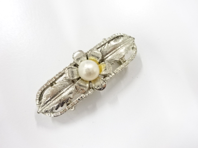 JAPANESE KIMONO / ANTIQUE OBIDOME (SASH CLIP) / PEARL